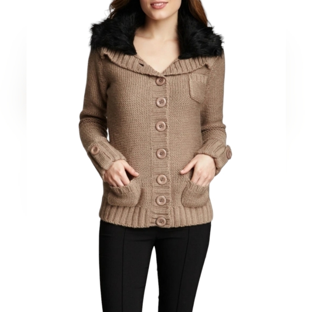 VERTIGO PARIS FAUX FUR COLLAR SWEATER IN NUBUCK L